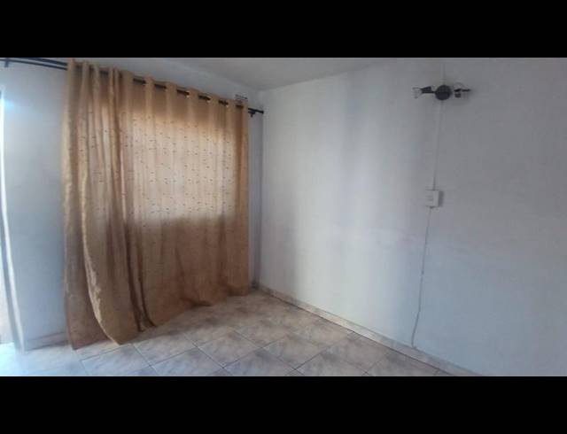 2 BEDROOM HOUSE FOR SALE IN MONTFORD